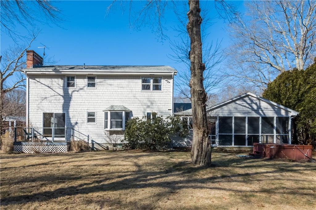 44 Indian Trail, Narragansett