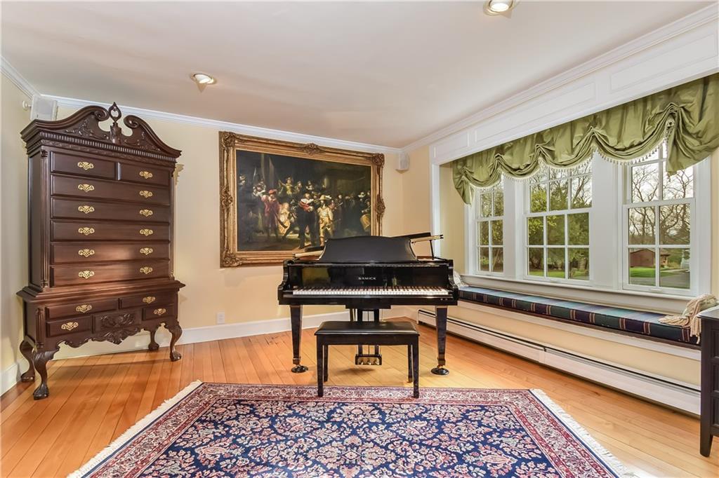 30 Randall Avenue, Warwick, RI 02889 MLS 1189299 Lila Delman