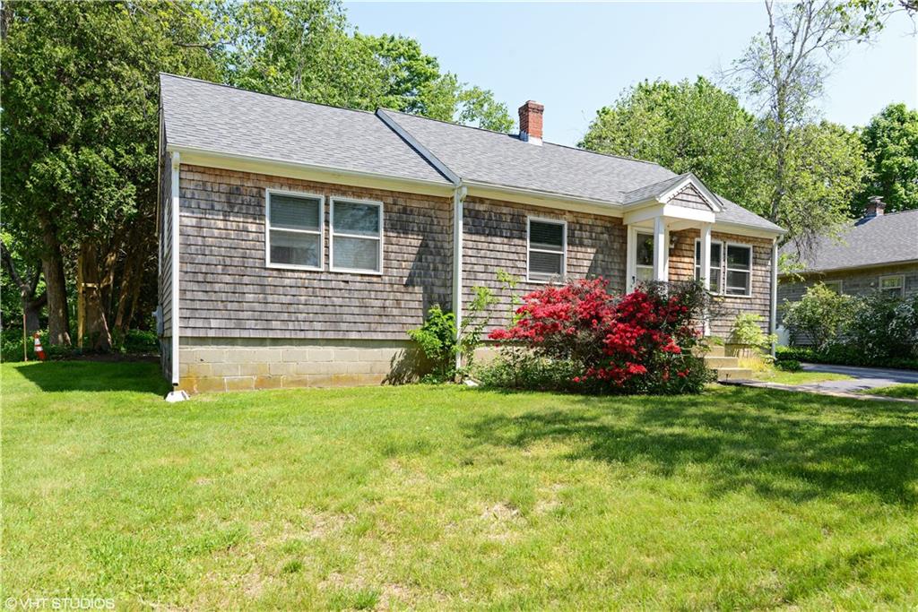 129 Willard Avenue, South Kingstown