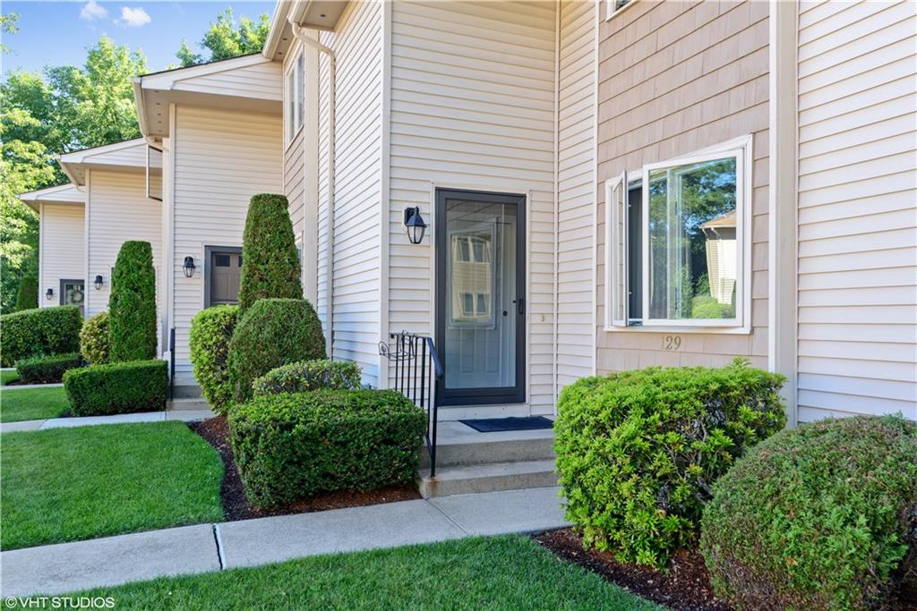 500 East Greenwich Avenue, Unit129, West Warwick, RI 02893 MLS