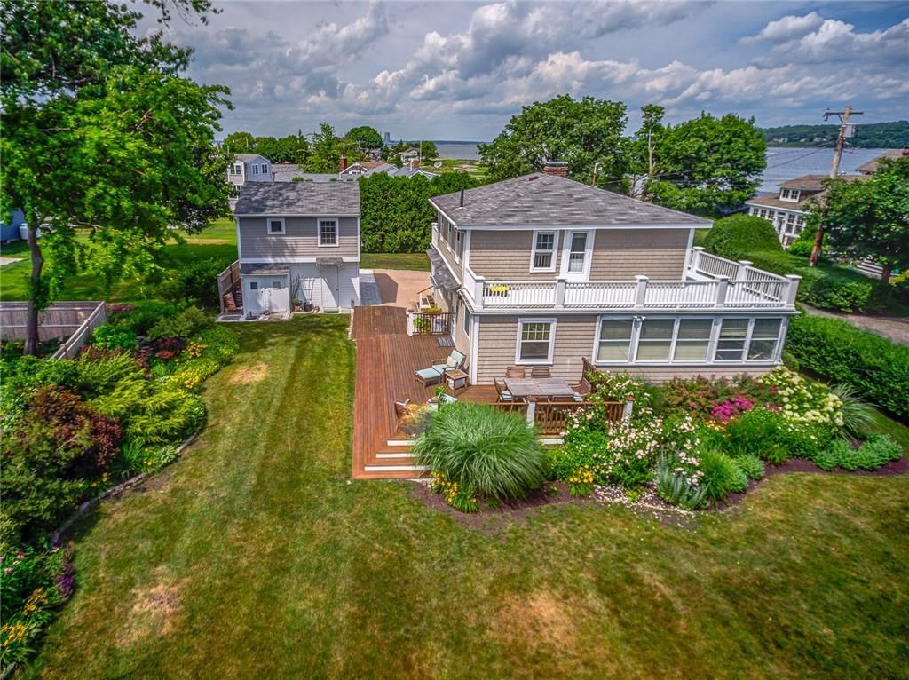 44 Narragansett Road, Portsmouth