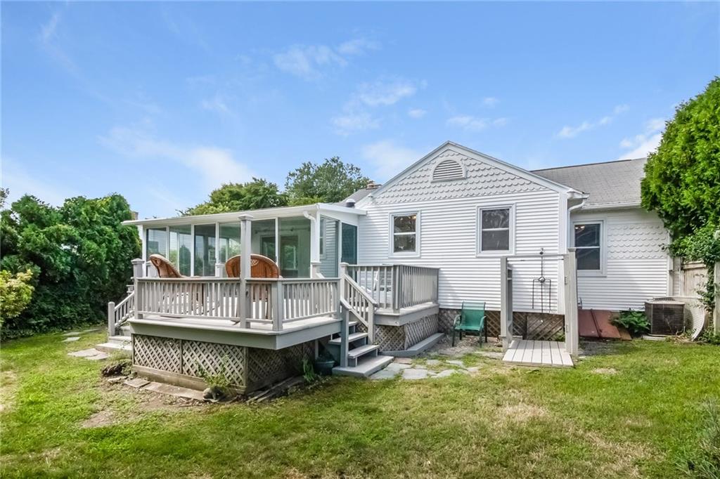 6 Wolfe Road, Narragansett