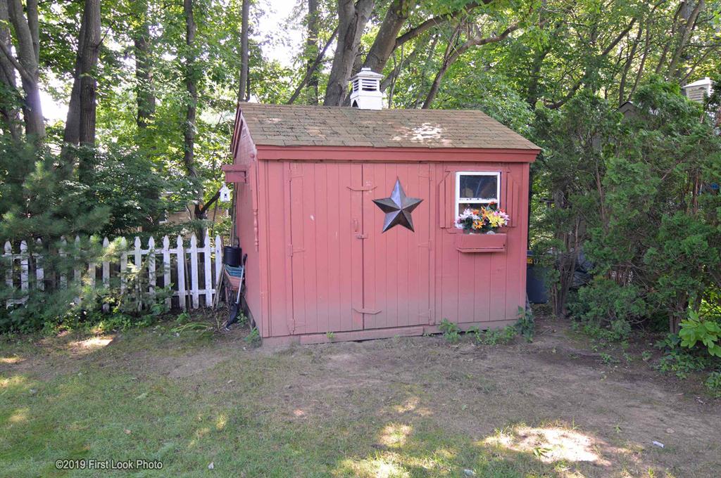 6 Tanglewood Lane, North Providence, RI 02904 MLS 1202085 Lila Delman