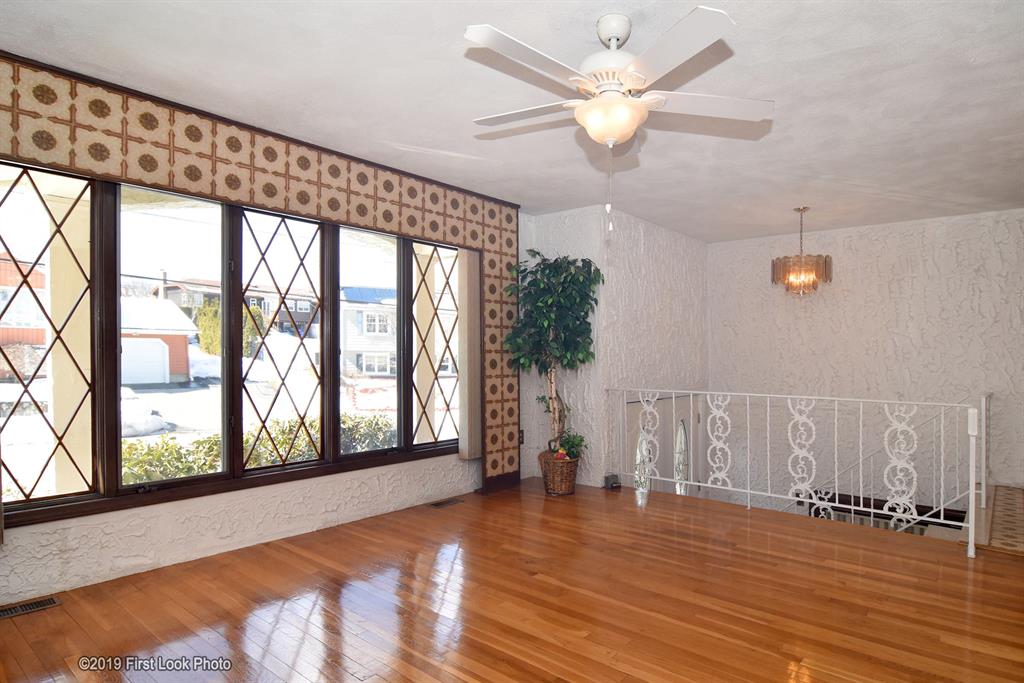 6 Tanglewood Lane, North Providence, RI 02904 MLS 1202085 Lila Delman