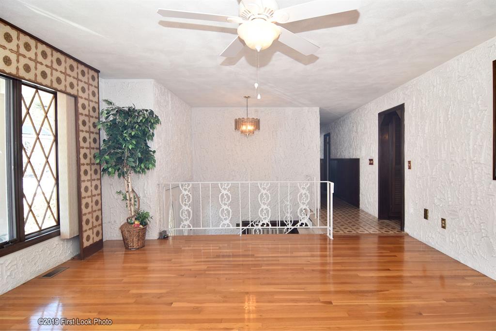 6 Tanglewood Lane, North Providence, RI 02904 MLS 1202085 Lila Delman