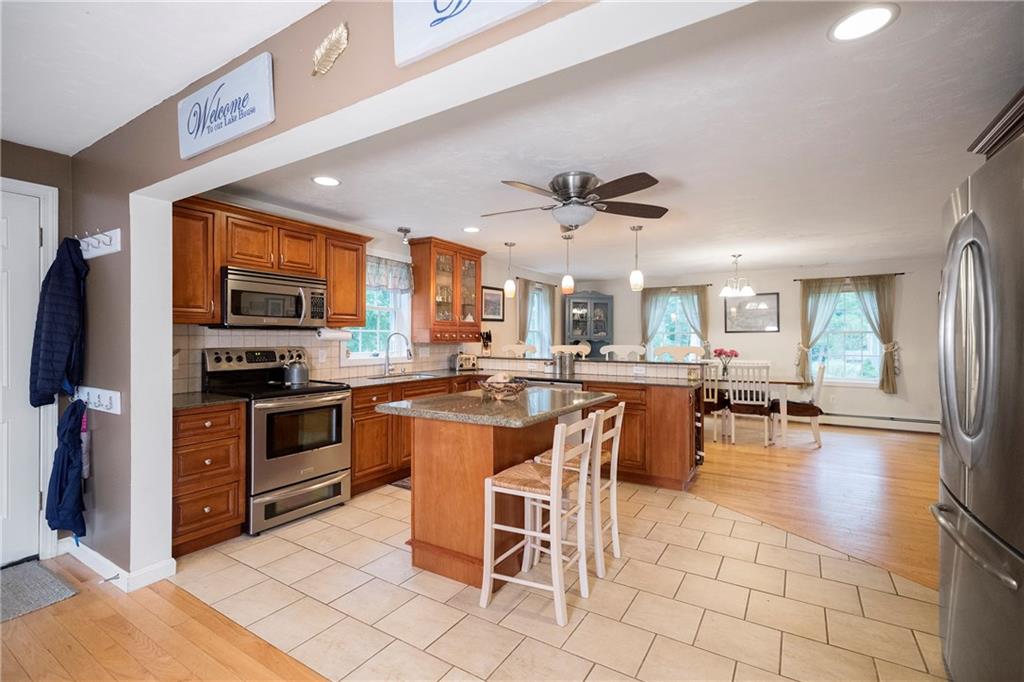 176 Lake Washington Drive, Glocester