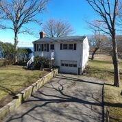 205 Earle Drive, North Kingstown