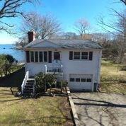 205 Earle Drive, North Kingstown