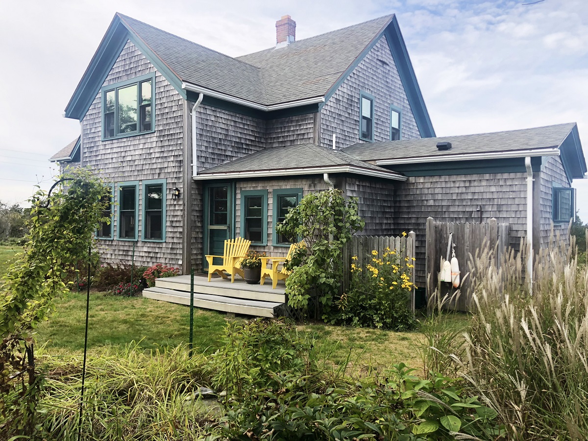 HOME ON BLOCK ISLAND SELLS FOR $1.095M