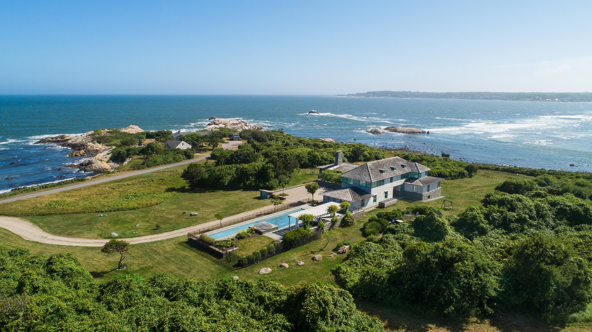 LILA DELMAN SURPASSES HISTORIC RECORDS WITH SALE OF OCEANFRONT PROPERTY IN NARRAGANSETT*