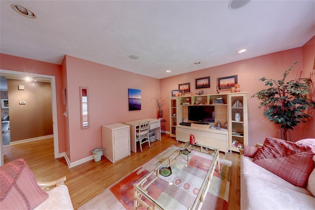 24 Hanley Farm Road, Warren, RI 02885 MLS 1206024 Lila Delman