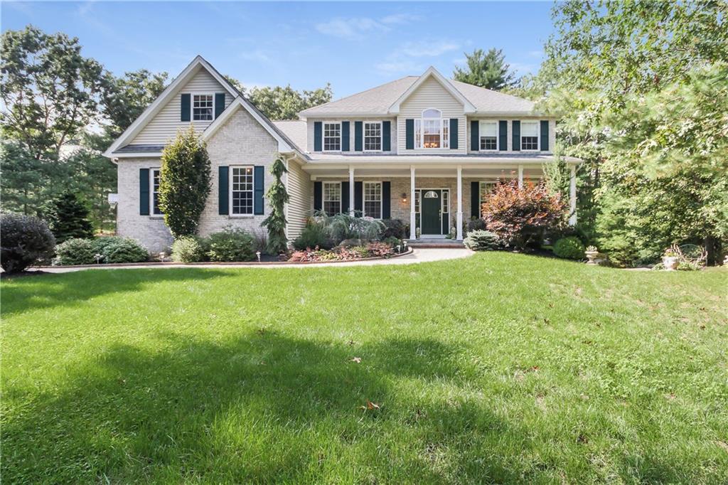 51 Wooded Grove Circle, South Kingstown