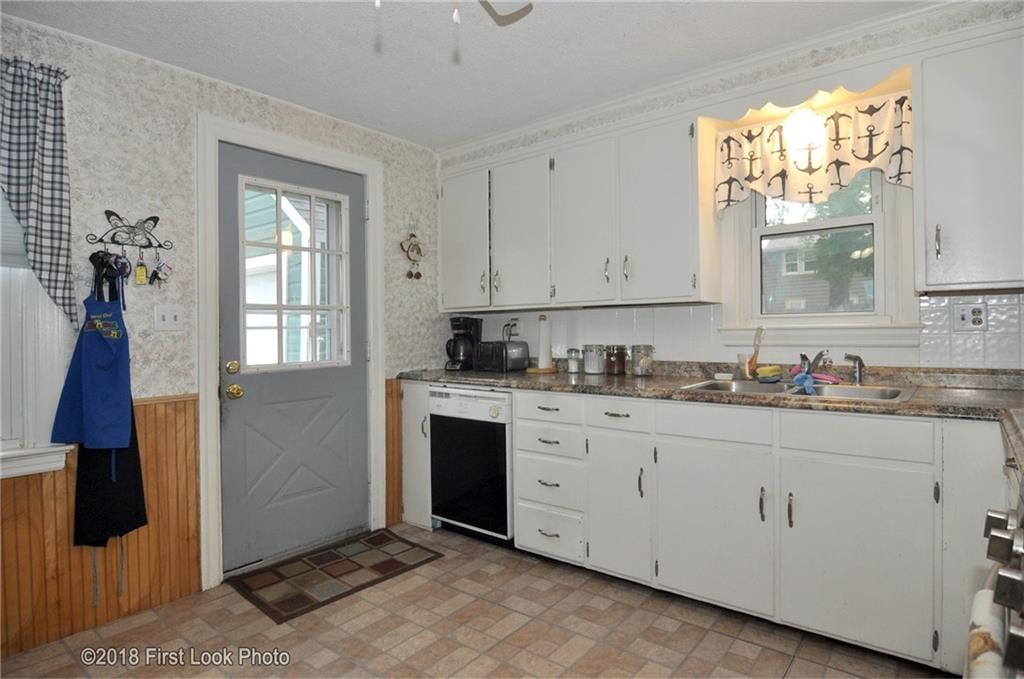 34 Pinecrest Drive, Pawtucket, RI 02861 MLS 1207064 Lila Delman