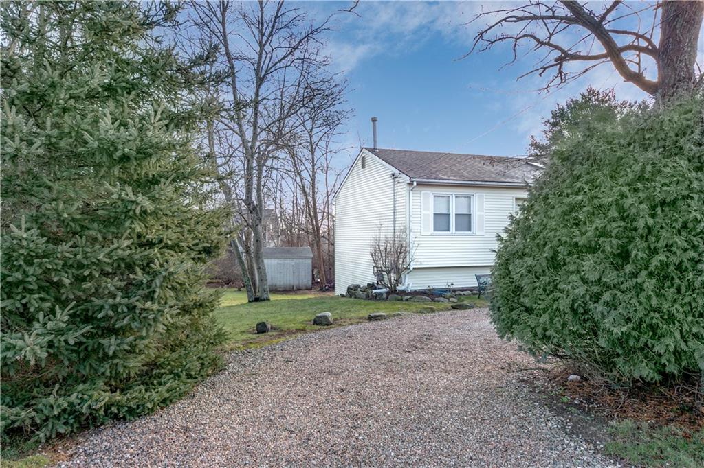 1001 Boston Neck Road, Narragansett