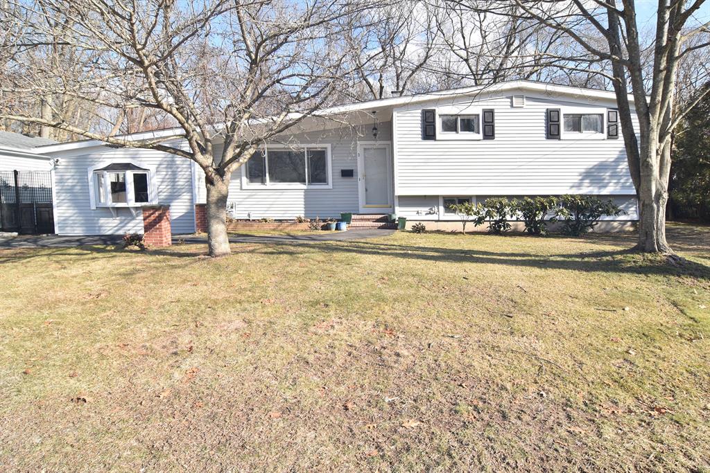 3 Keeley Avenue, Warwick, RI 02886 MLS 1213580 Lila Delman