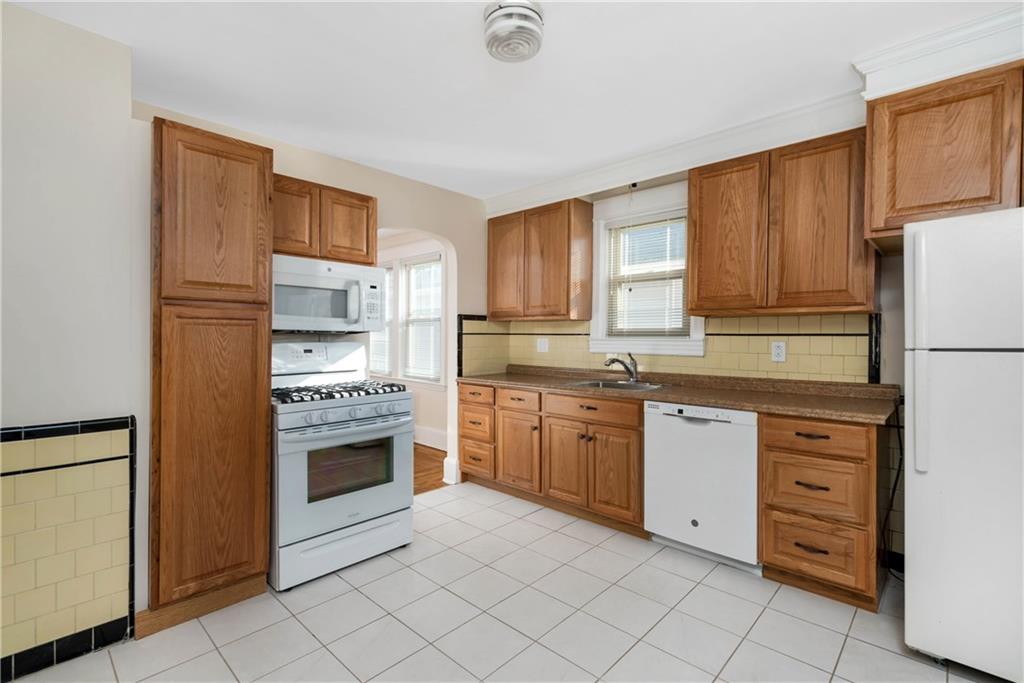 111 Edgemere Road, Pawtucket