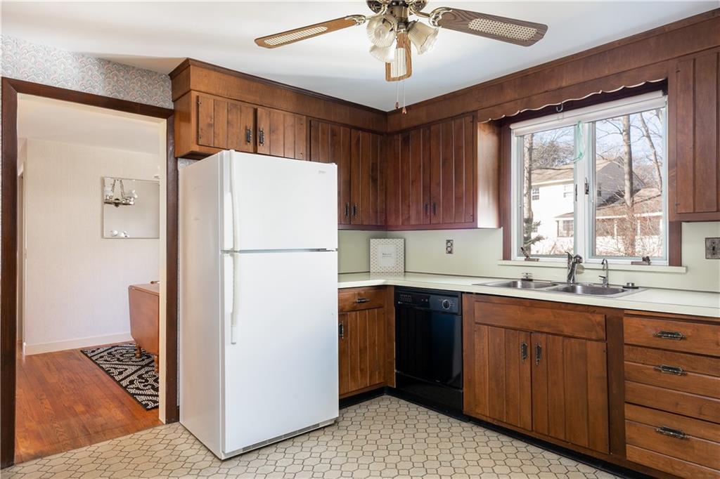 65 Bayberry Lane, East Greenwich, RI 02818 MLS 1214904 Lila Delman