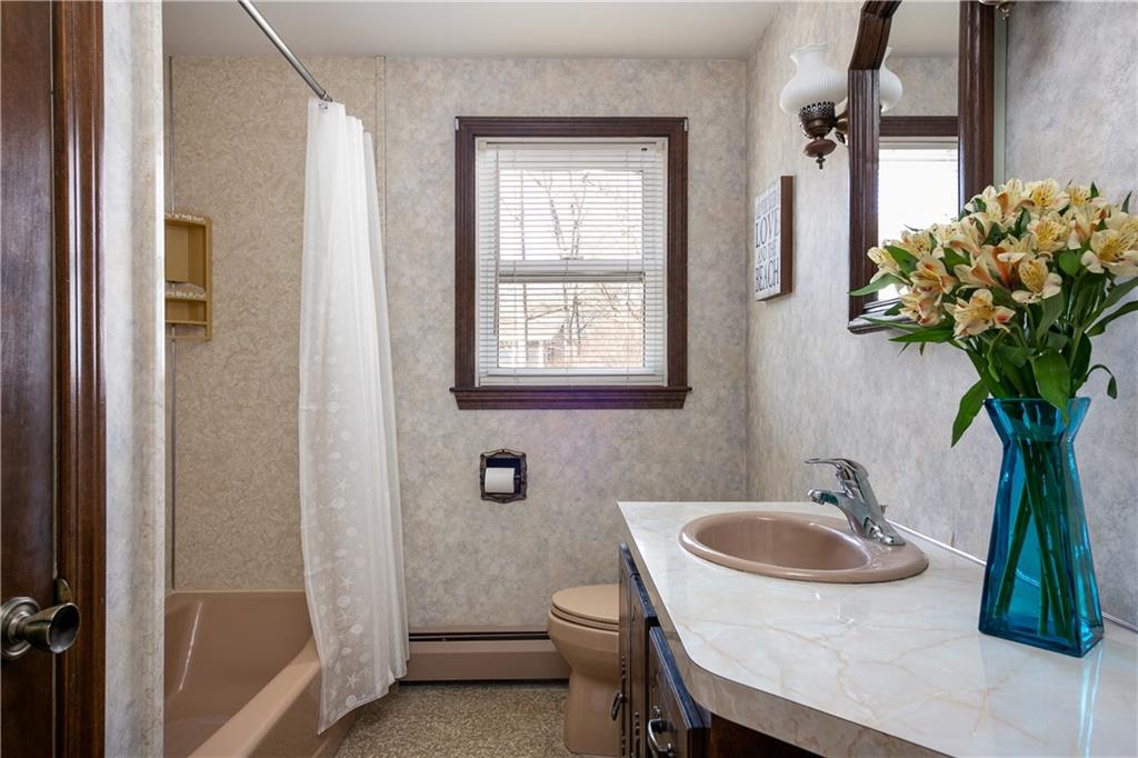 65 Bayberry Lane, East Greenwich, RI 02818 MLS 1214904 Lila Delman