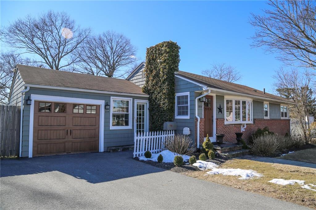 224 Garden Hills Drive, Cranston