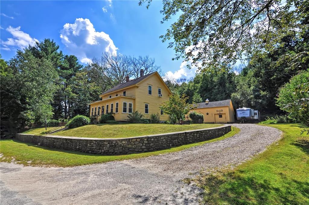 180 Old Wallum Lake Road, Burrillville