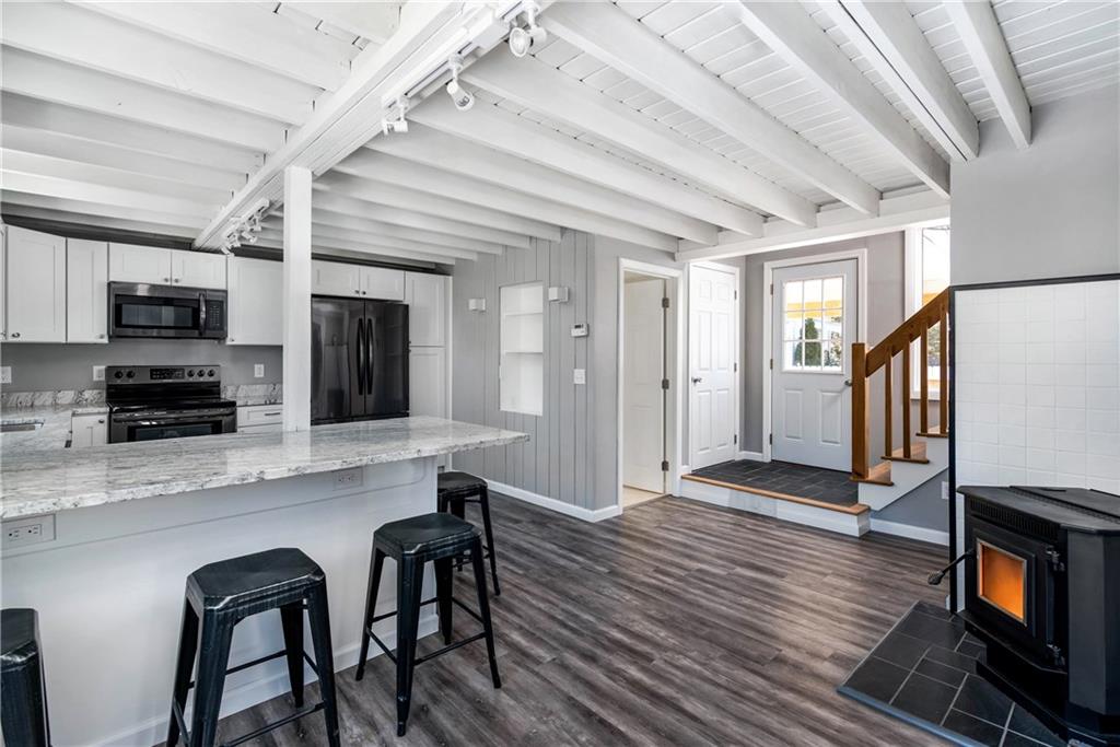 103 Palmer Avenue, Warwick, RI 02889 MLS 1217261 Lila Delman