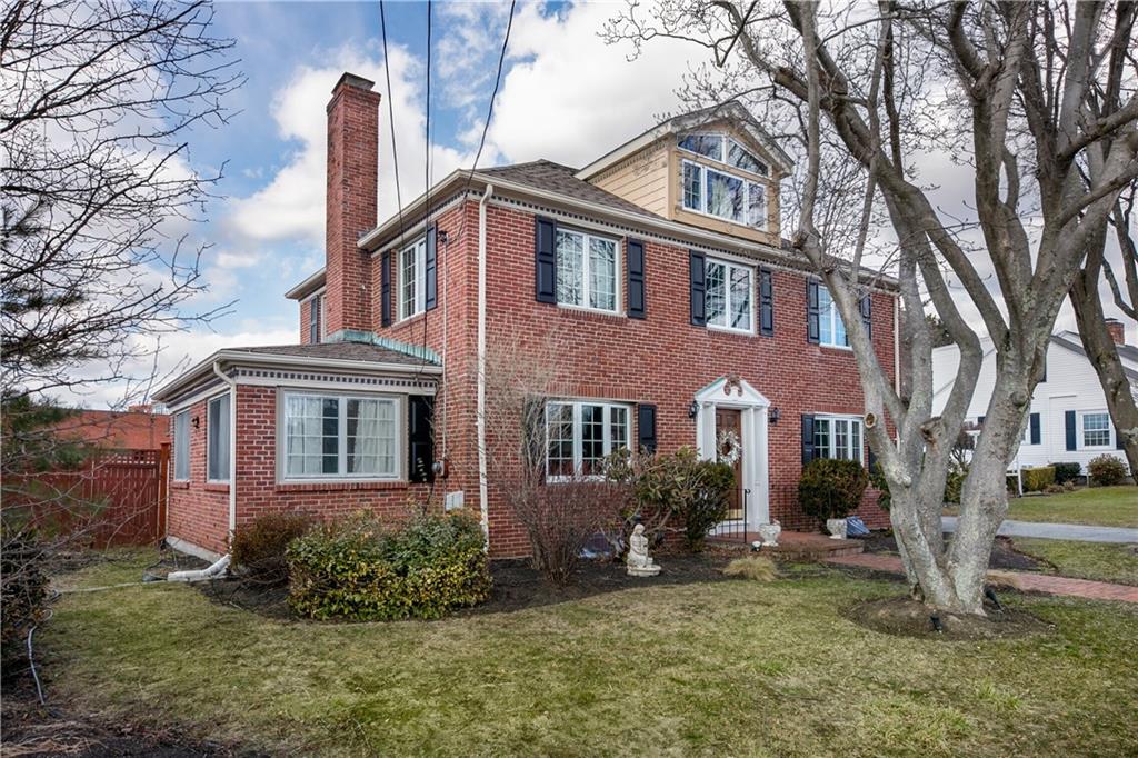 23 Superior View Boulevard, North Providence