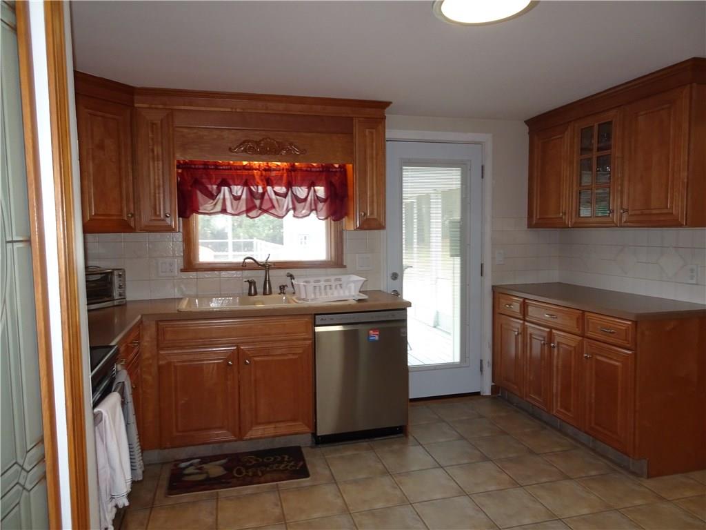 15 Whitewood Drive, Cranston, RI 02920 MLS 1218930 Lila Delman