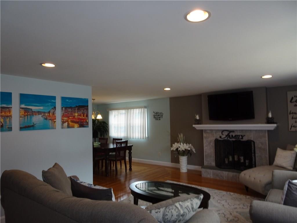 15 Whitewood Drive, Cranston, RI 02920 MLS 1218930 Lila Delman