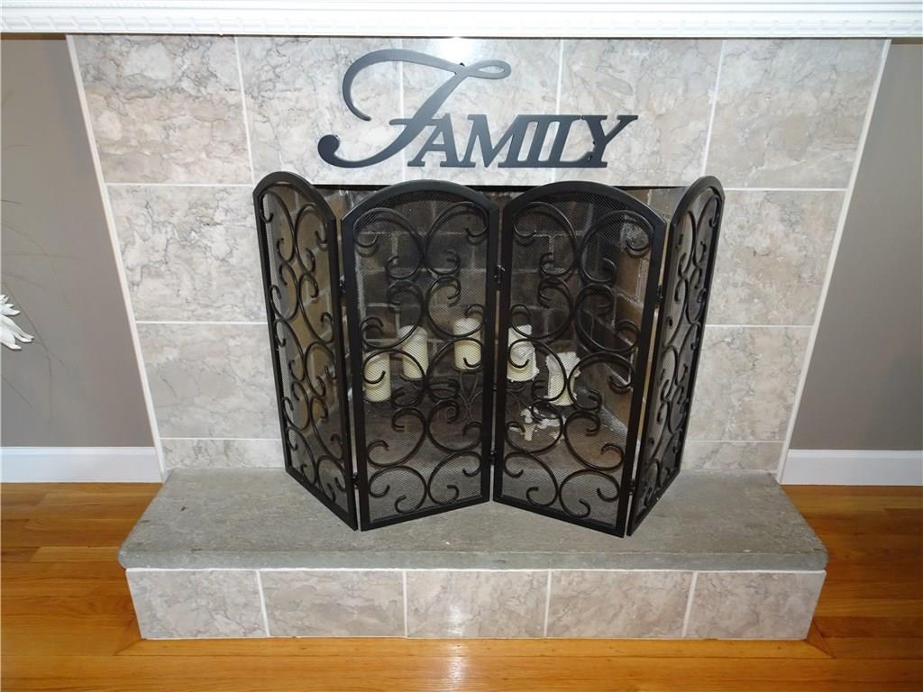 15 Whitewood Drive, Cranston, RI 02920 MLS 1218930 Lila Delman