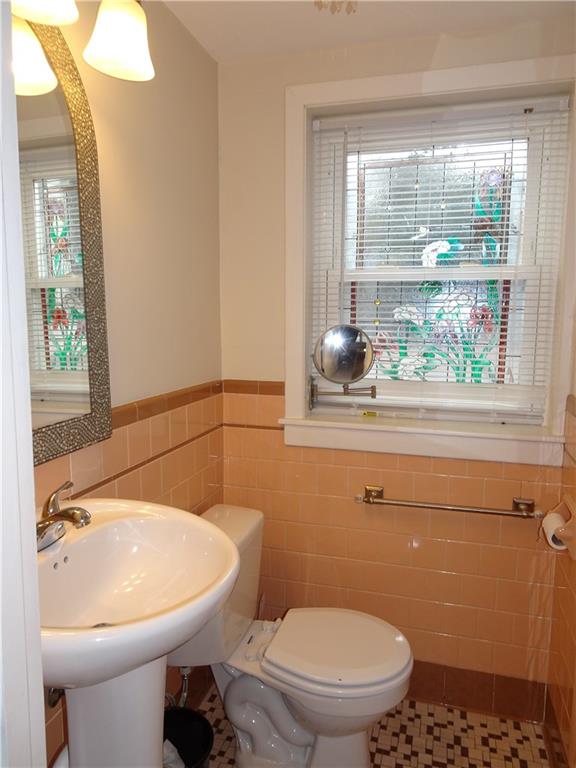 15 Whitewood Drive, Cranston, RI 02920 MLS 1218930 Lila Delman