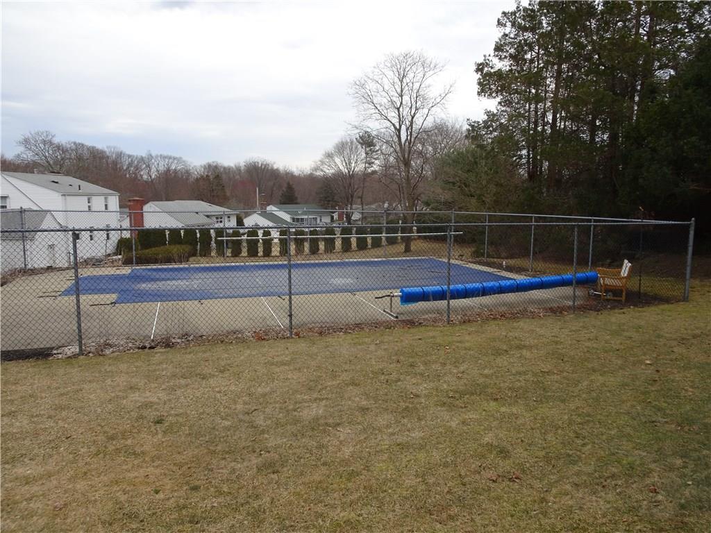 15 Whitewood Drive, Cranston, RI 02920 MLS 1218930 Lila Delman