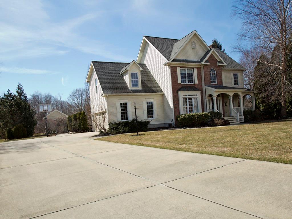 25 Copper Beech Drive, Portsmouth, RI 02871 MLS 1219347 Lila Delman