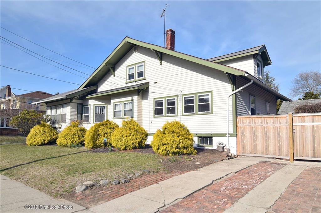 1414 Narragansett Boulevard, Cranston