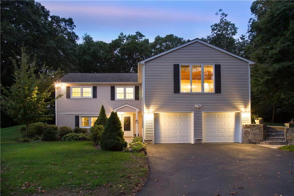 91 Ricci Lane, North Kingstown