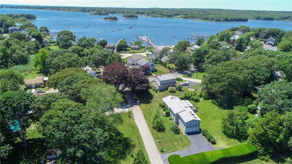 11 Arrowhead Road, Narragansett