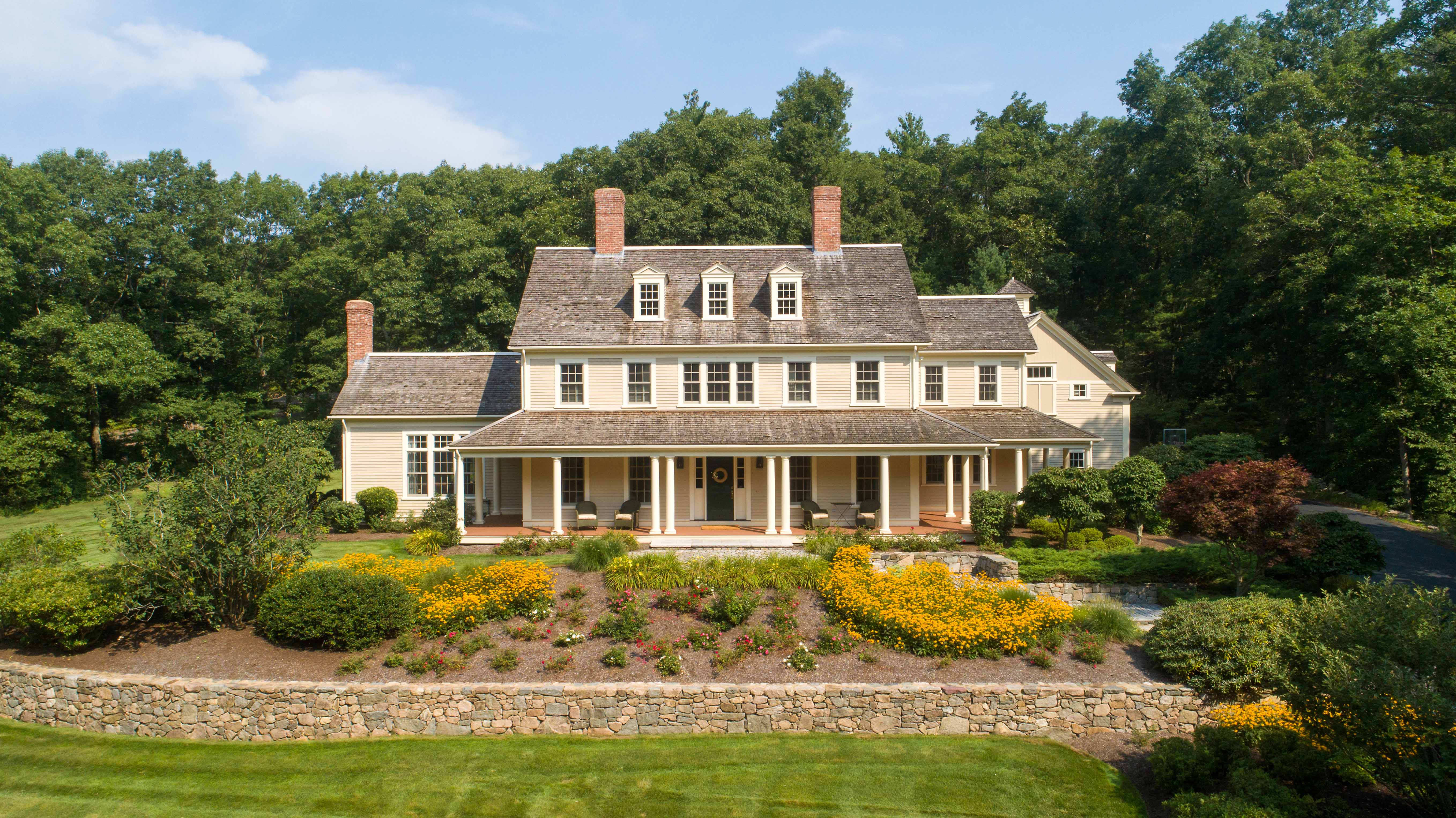 STATELY WRENTHAM COLONIAL SELLS FOR $1.1M, MARKING 2ND HIGHEST SALE IN TOWN SINCE DECEMBER 2015*