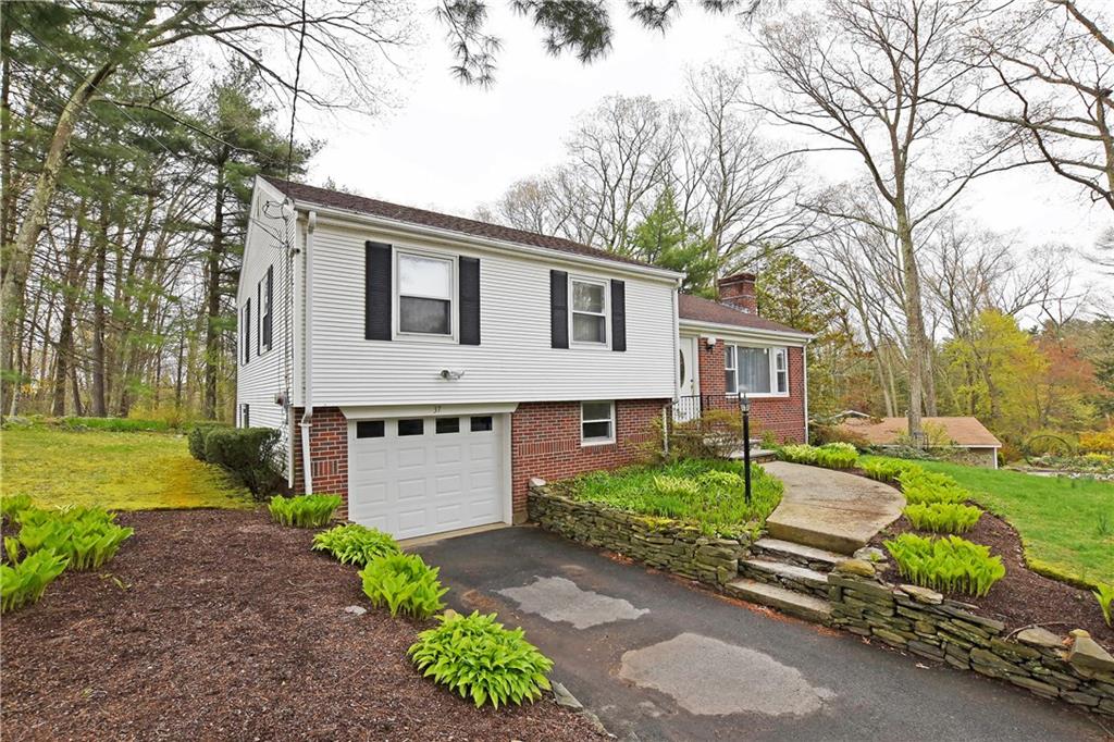 37 Maplecrest Drive, Smithfield, RI 02828 MLS 1220574 Lila Delman