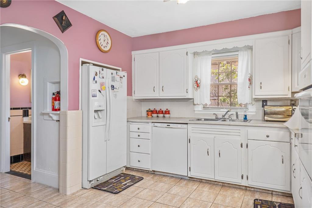 342 Mount Pleasant Avenue, Providence