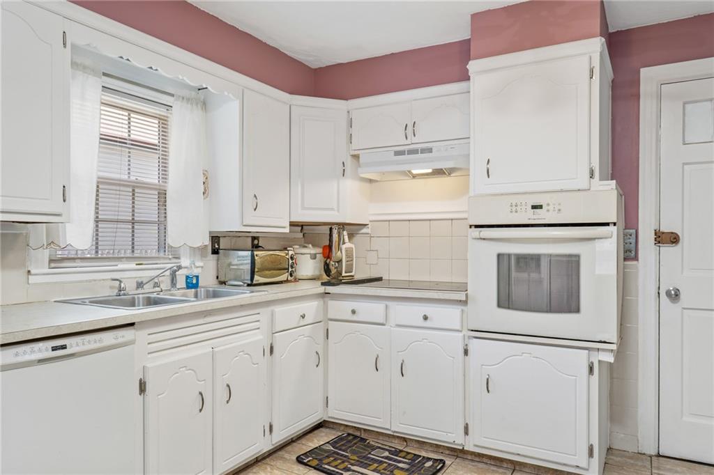 342 Mount Pleasant Avenue, Providence