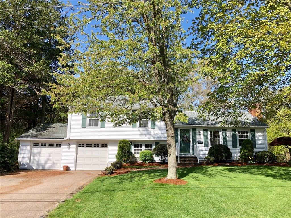 106 Briarbrook Drive, North Kingstown