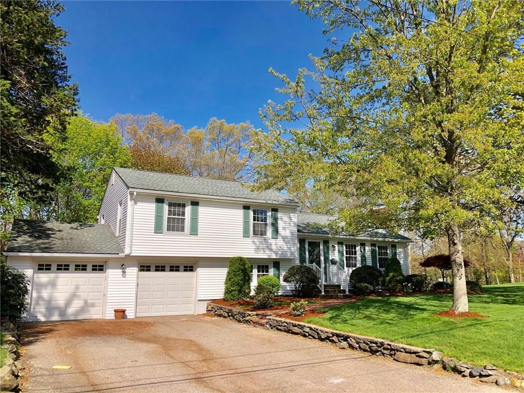 106 Briarbrook Drive, North Kingstown