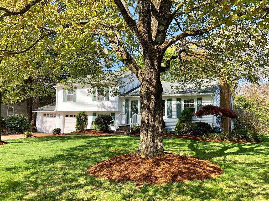 106 Briarbrook Drive, North Kingstown