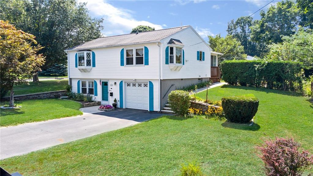 343 Walnut Hill Road, Woonsocket, RI 02895 MLS 1232903 Lila Delman