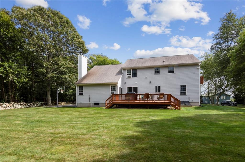 7 Holland Drive, South Kingstown