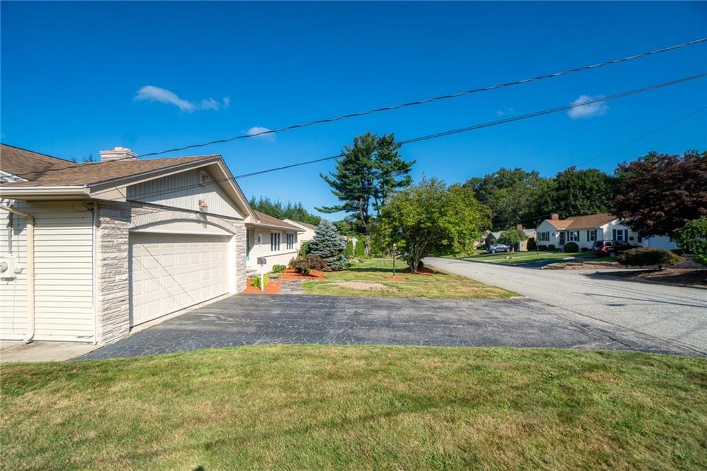 33 Baldwin Orchard Drive, Cranston