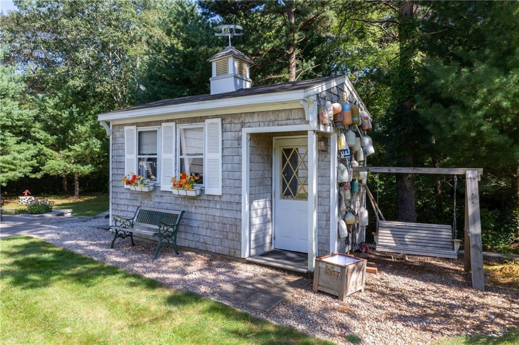 324 Mautucket Road, South Kingstown
