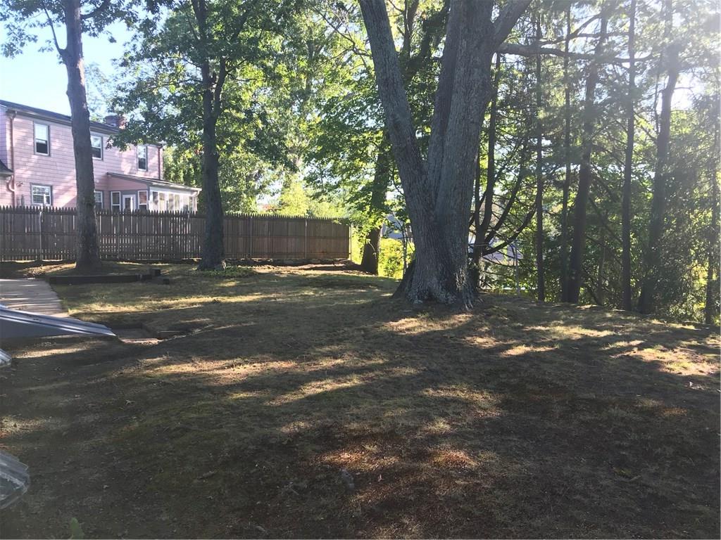 123 Glendale Drive, West Warwick