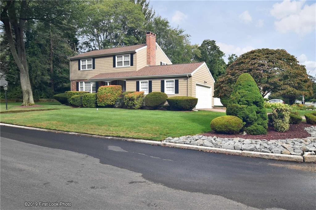 1 Countryside Drive, North Providence