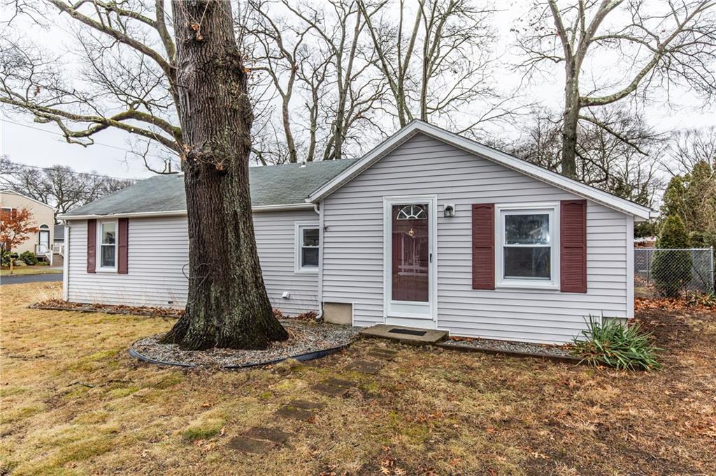 86 Oakhurst Avenue, Warwick, RI 02889 MLS 1243827 Lila Delman