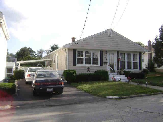 206 Toledo Avenue, Pawtucket